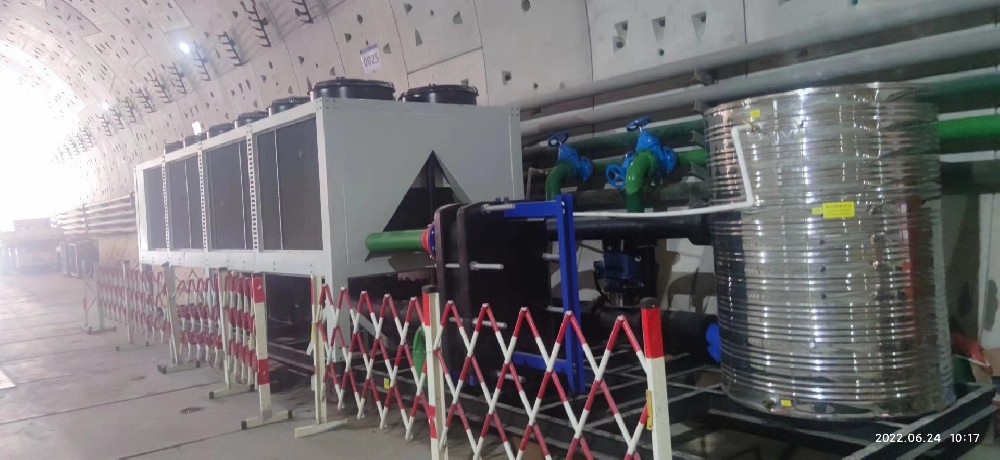 水冷工業螺桿式冷水機組（帶板式換熱器）